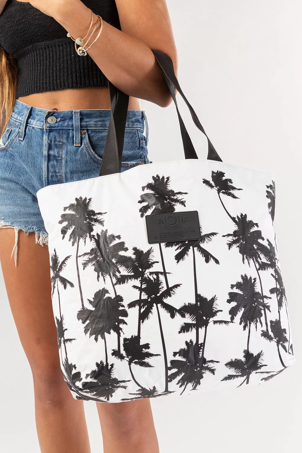 ALOHA Collection Coco Palms Day Tripper in Black