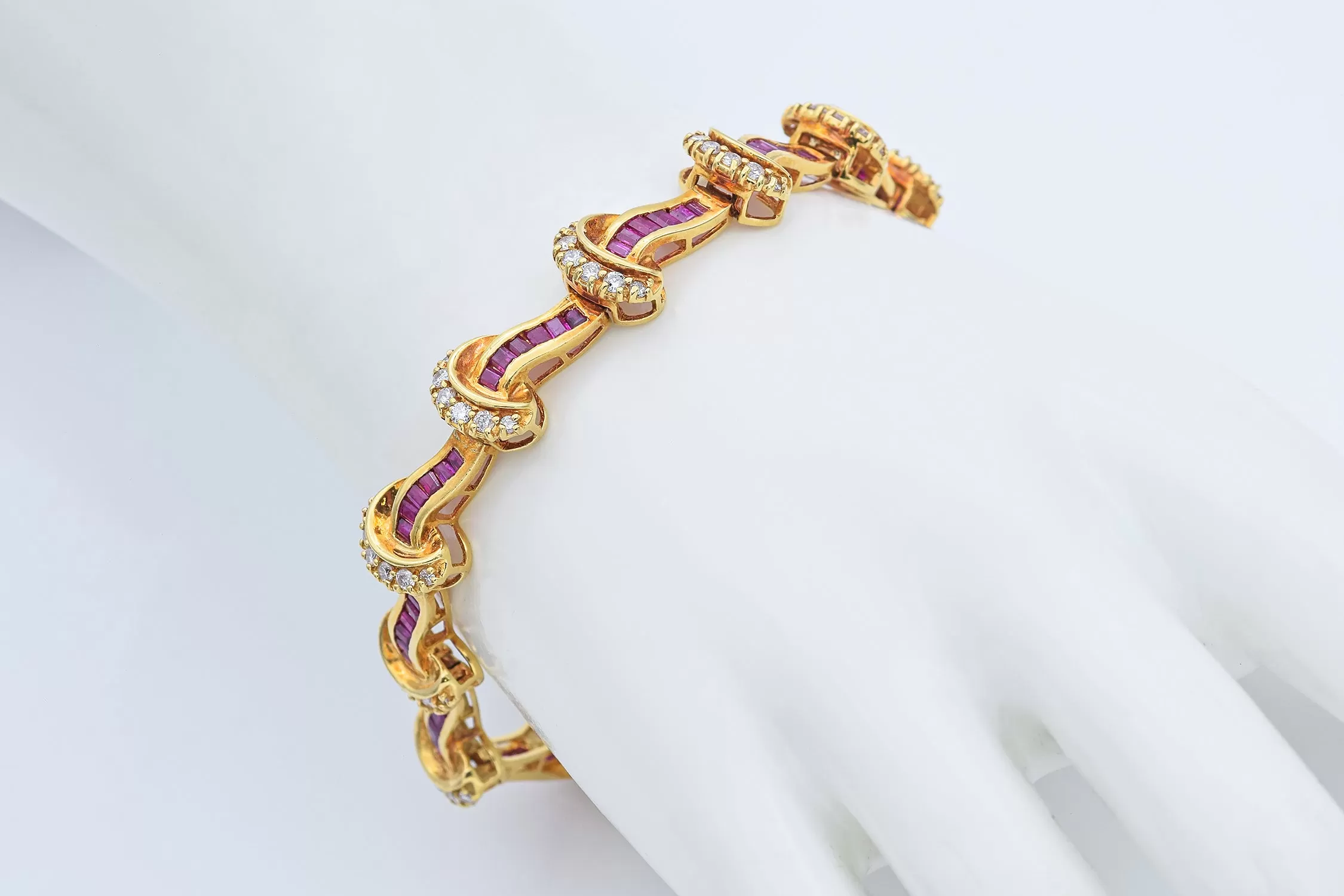 Estate 18K Yellow Gold Ruby & 2.08 TCW Diamond Tennis Bracelet   Box