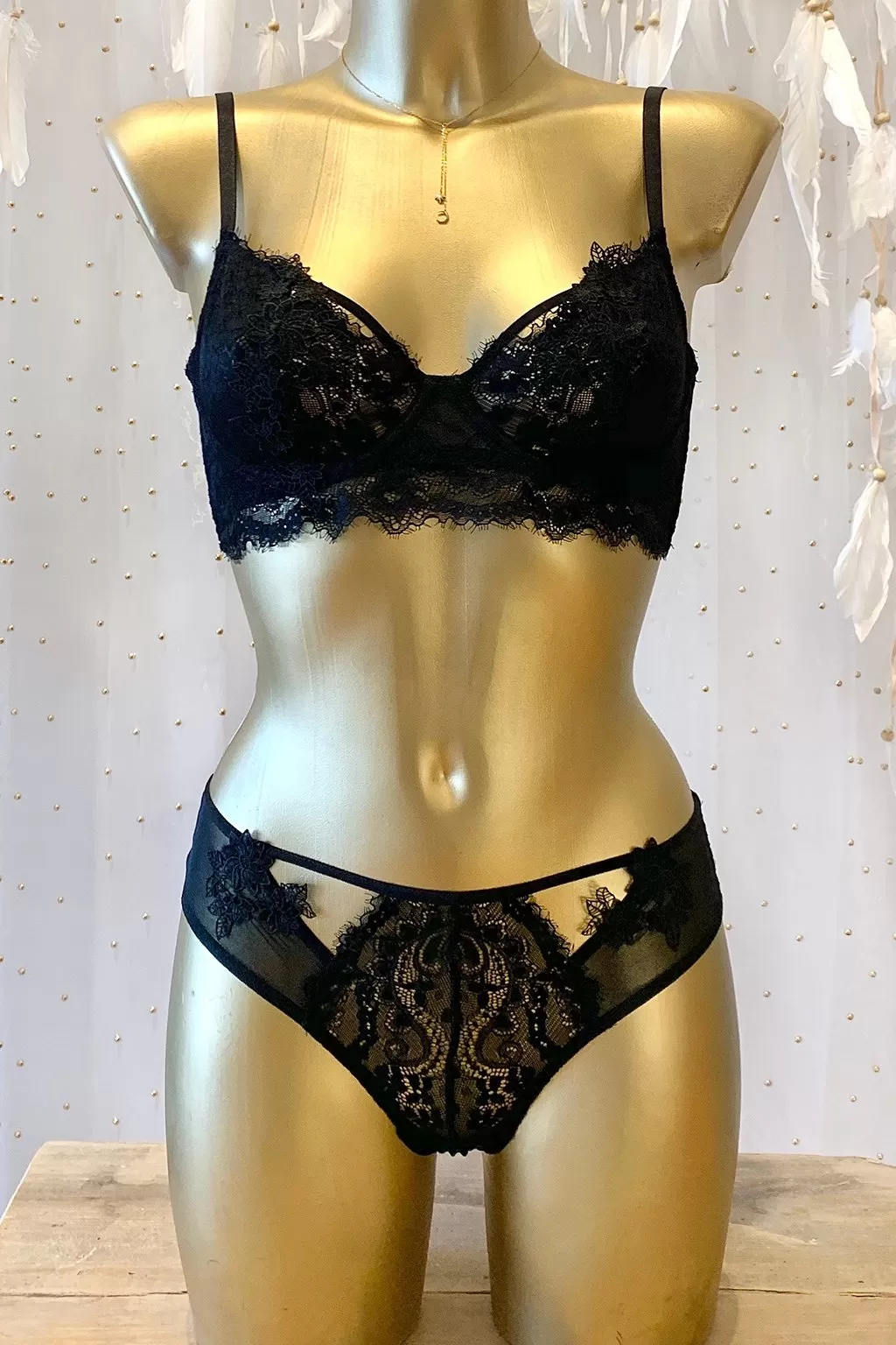 Lingerie Belle Black Bottom