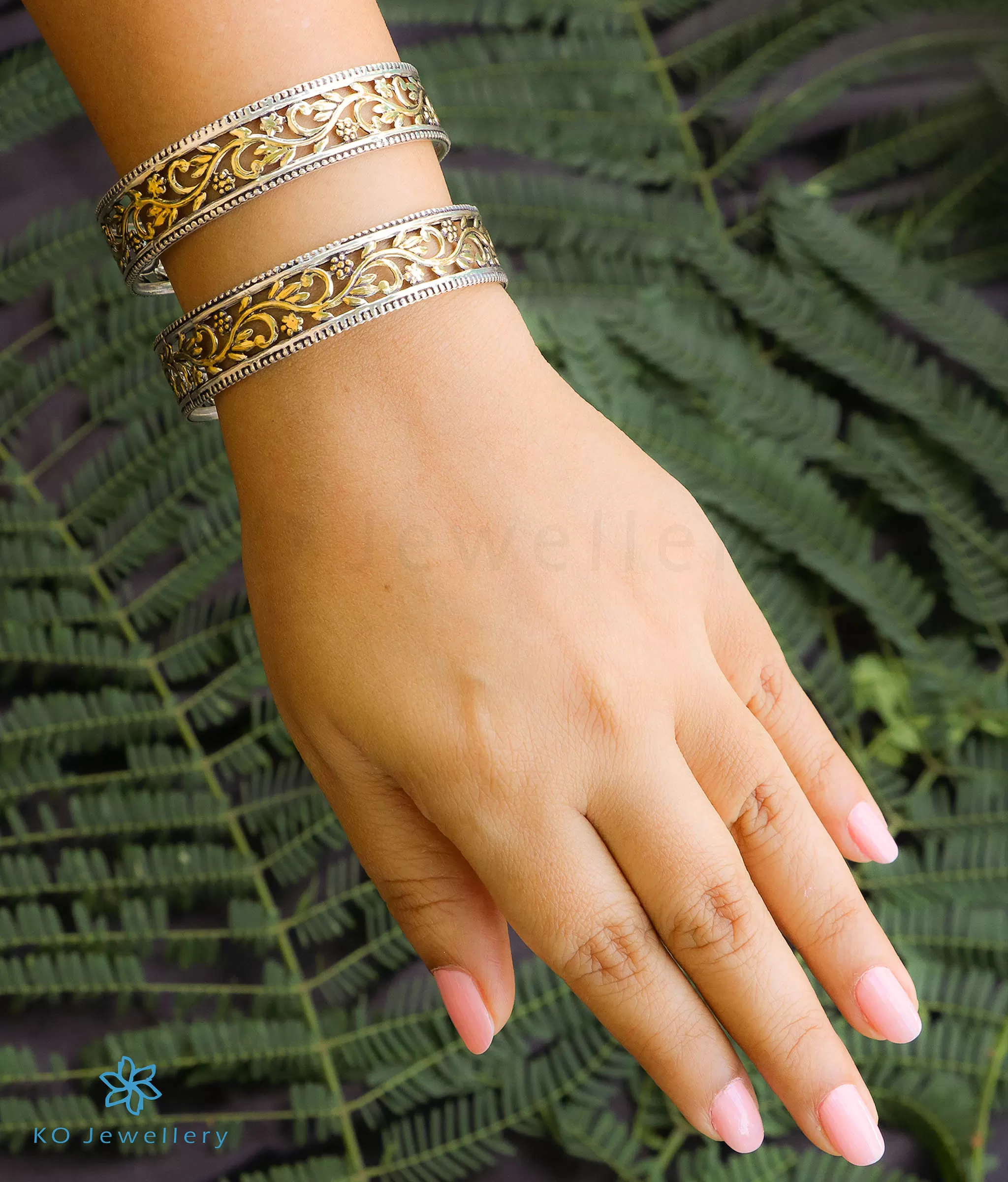 The Abhigna Silver Bangle (Size 2.6/Two tone)